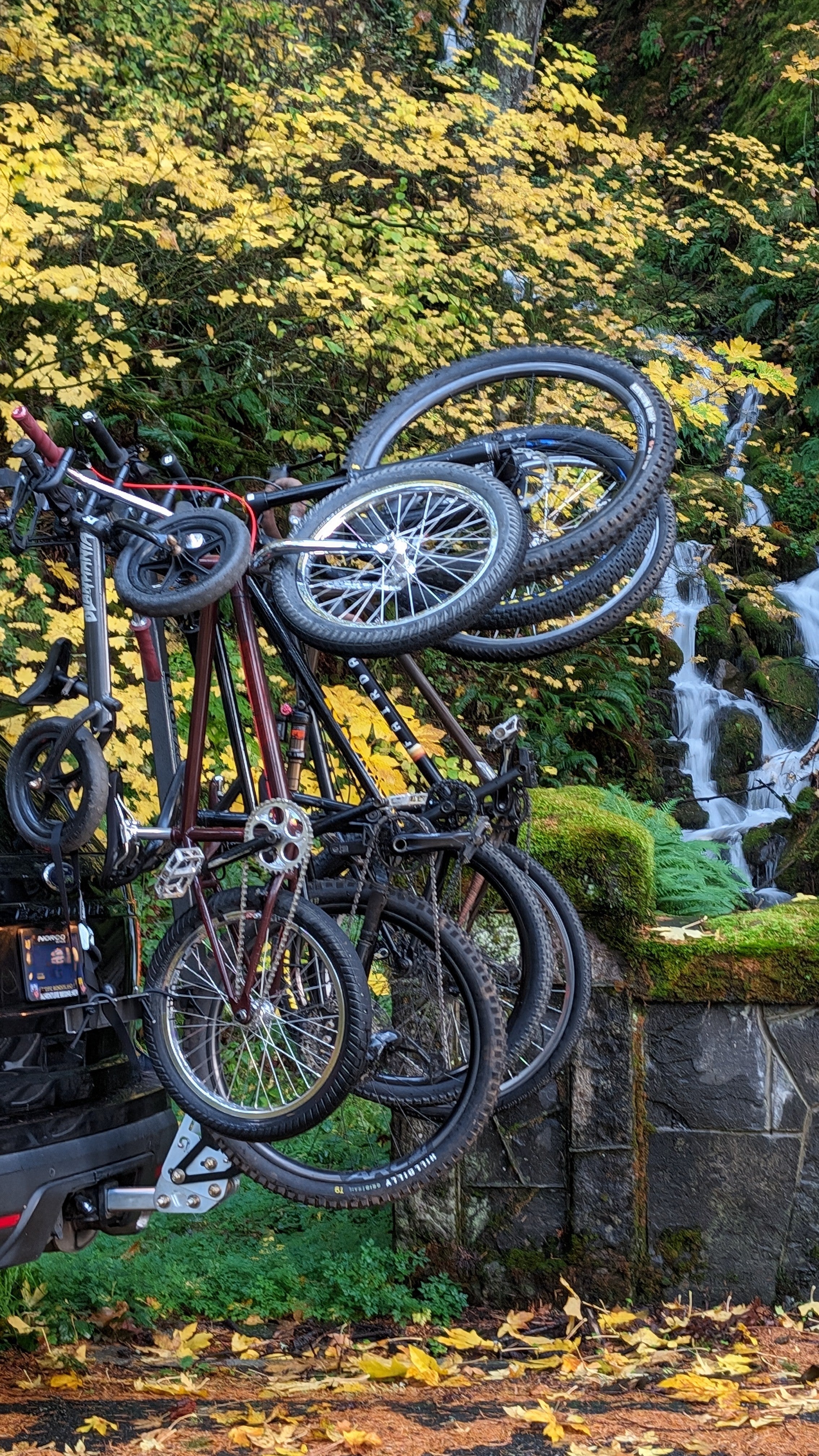 Hanging bike rack deals hitch